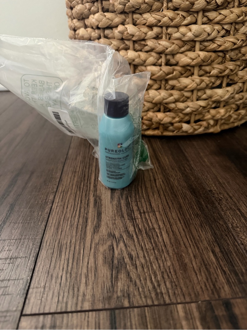 Pureology
Mini Strength Cure Shampoo for Damaged Hair new 1.7oz